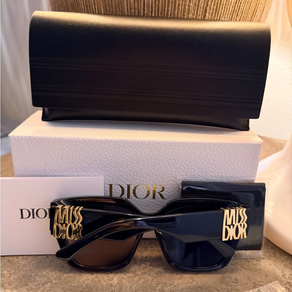 Dior Black and Gold Sunglasses - Picture 4 of 6